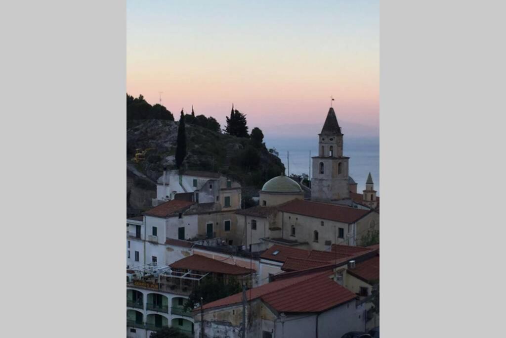 Casa Marilo - A Beautiful House Overlooking Amalfi Buitenkant foto